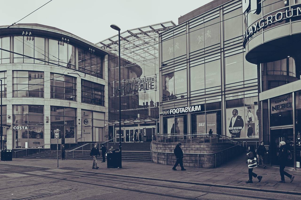 The Role of AR in Sneaker Shopping: Virtual Try-Ons and Limited Edition Drops