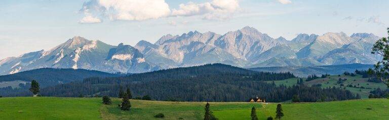 The Art of Language Learning While Traveling: Tips for Immersive Language Acquisition