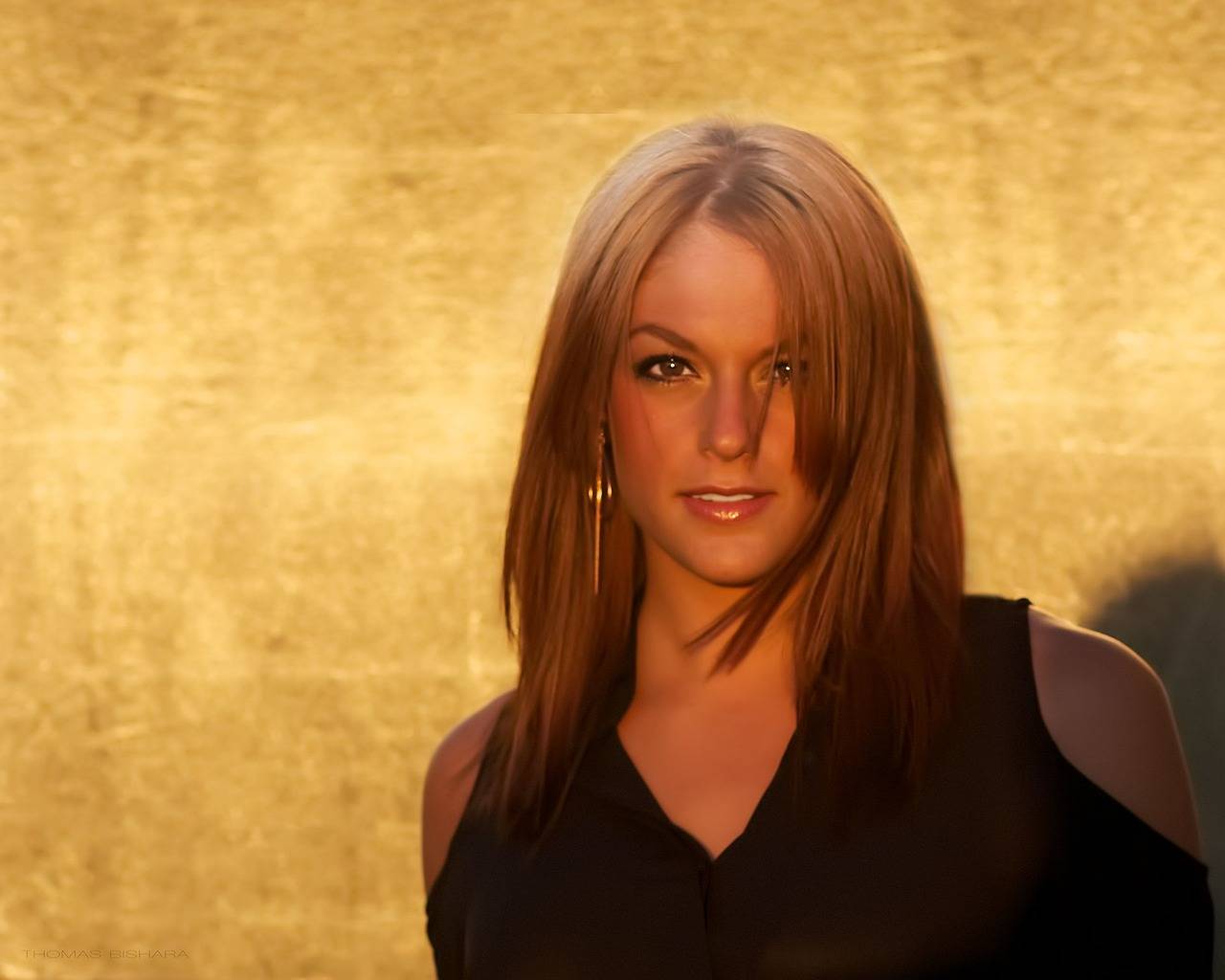 Fashion and Pop Culture: Analyzing Style Icons in Film and Television